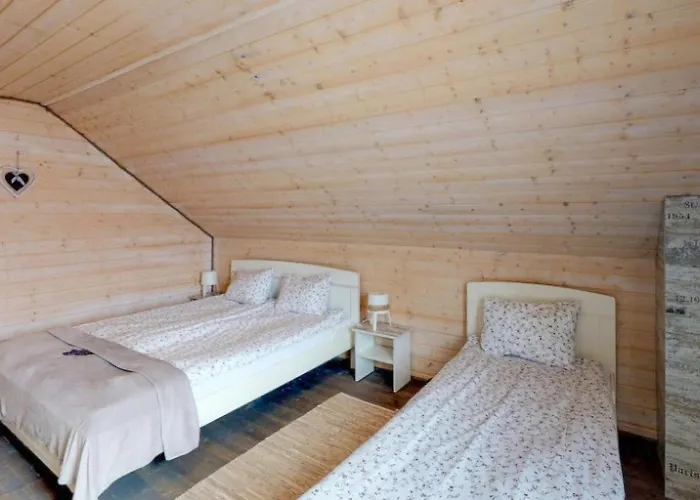 Stunning In Semesterbostad Karwia